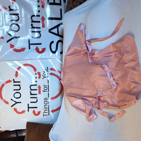 Robe - Picture 6 of 7